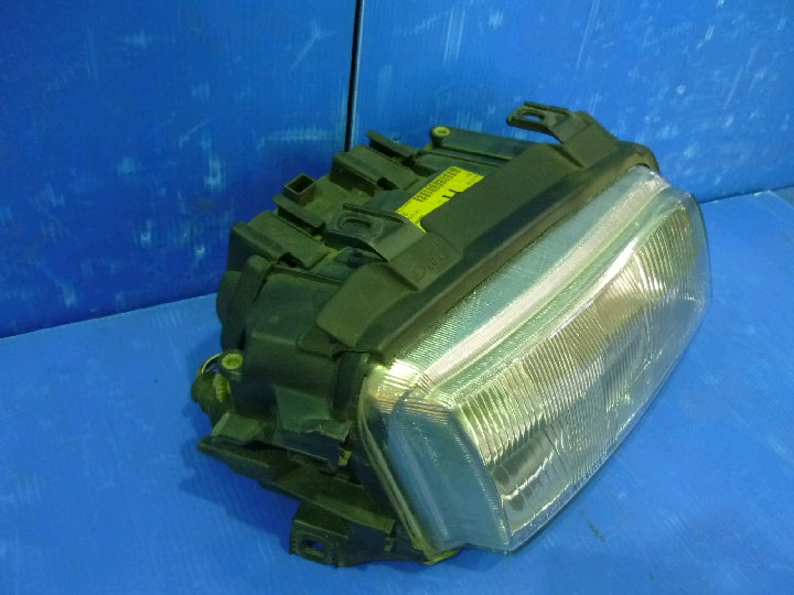 アウディ/A4/8D/B5/純正/右ヘッドライト