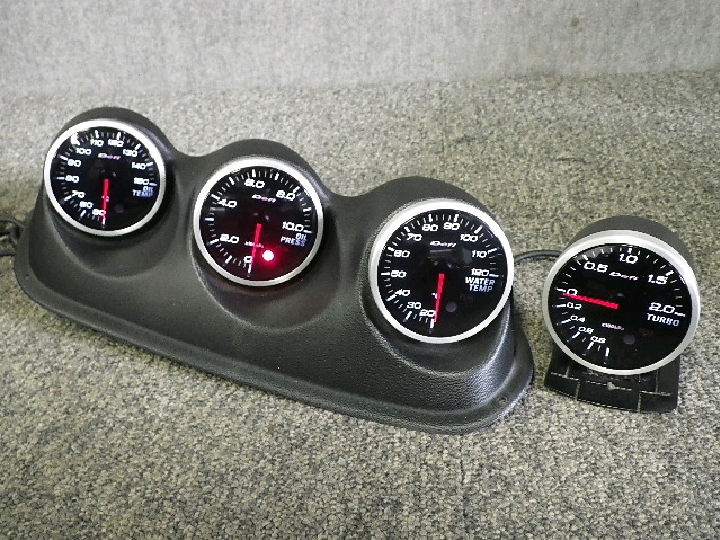 デフィ／ＤｅｆｉーＬｉｎｋ Ｍｅｔｅｒ Advance CR Φ60 メーターのみ ブースト計水温計油温計油圧計4連メーター ホルダー付イルミ白青赤  デフィ アドバンスCR ブースト計