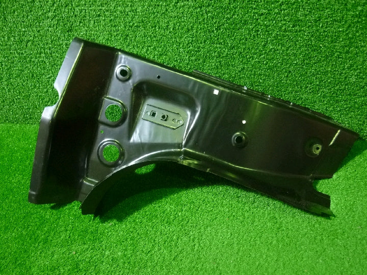日産/エクストレイル/Ｔ３０/純正/未使用品/Ｒインナーロアパネル/左側用