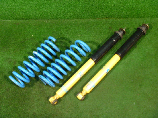 ショック記載番号：Ｆ４－ＢＥ３－６２０４－Ｈ０、サス記載番号：Ｅ４－ＦＤ１－Ｙ４４９Ａ００