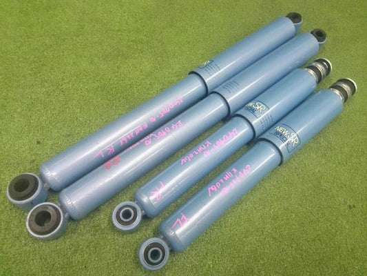 トヨタ・ハイエース・ＫＤＨ２０６Ｖ・ＫＹＢ・ショック・アブソーバー・１台分セット