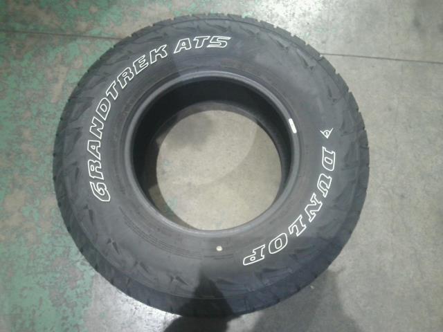 ２７５／７０Ｒ１６　１１４Ｔ・ダンロップ・グラントレックＡＴ５・夏タイヤ・１本のみ