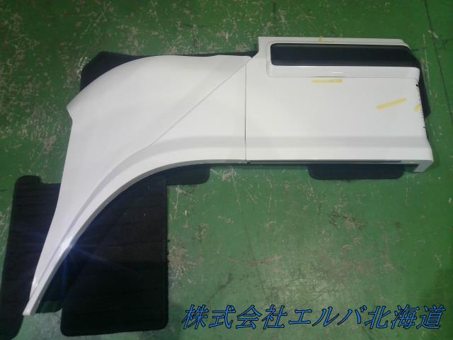 いすゞ・ギガ・大型・トラック・左フェンダー・パネル・２点セット