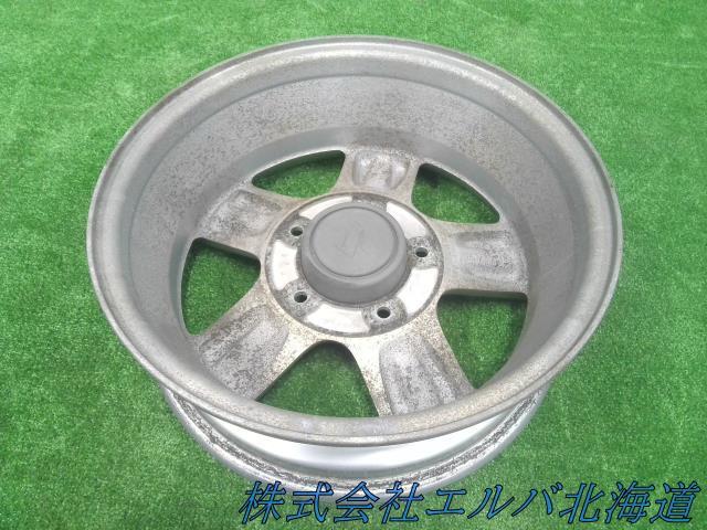 スズキ純正・ジムニー・１６ｘ５．５Ｊ＋２２・５穴　ＰＣＤ１３９．７／アルミホイール・１本のみ・キャップ付き