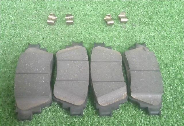 リアブレーキパッド・日産・スカイライン　Ｖ３７・アリア・ＦＥ０・ピットワーク・ 未使用品