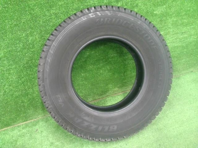 １６５Ｒ１３　ＬＴ　６ＰＲ・ブリヂストン・ブリザックＶＬ１・スタッドレス・２２年・１本のみ