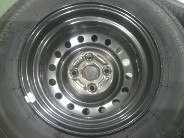 １４５／８０Ｒ１２・エブリィ・純正１２インチ／ヨコハマスーパーバン３５５・スチールホイール・タイヤ・４本セット