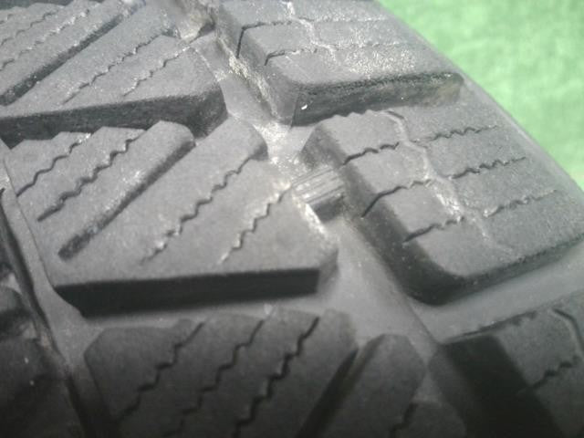 ２２５／５５Ｒ１８・ブリヂストン・ＤＭ－Ｖ３・スタッドレスタイヤ・１本のみ