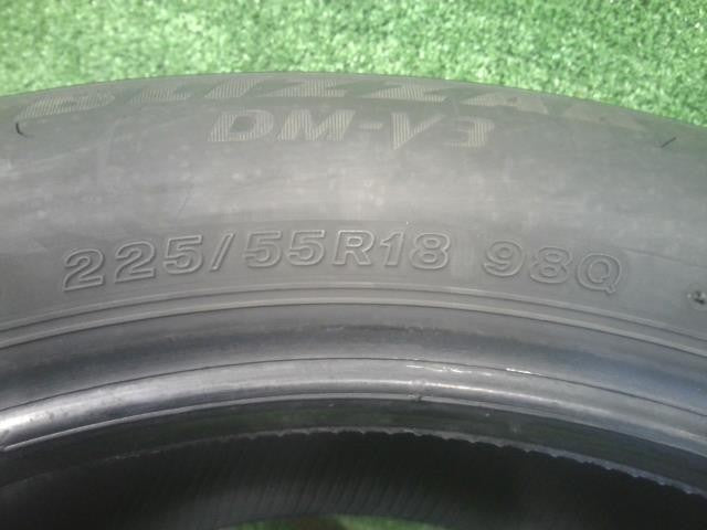 ２２５／５５Ｒ１８・ブリヂストン・ＤＭ－Ｖ３・スタッドレスタイヤ・１本のみ