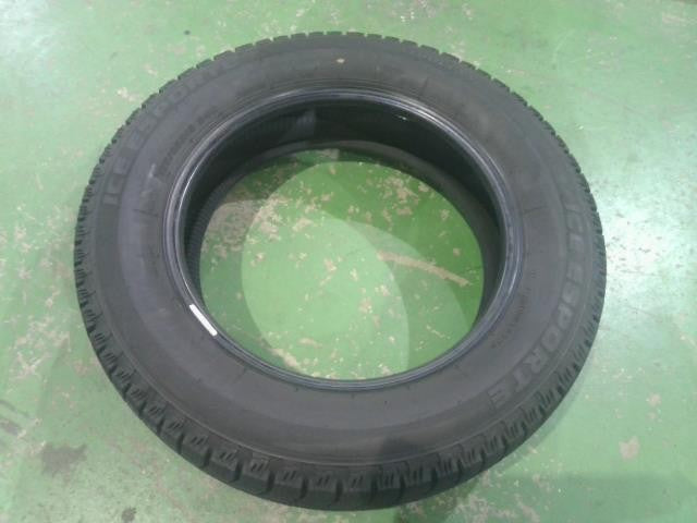 １７５／６５Ｒ１５・オートバックス・アイスエスポルテ・スタッドレスタイヤ・１本のみ