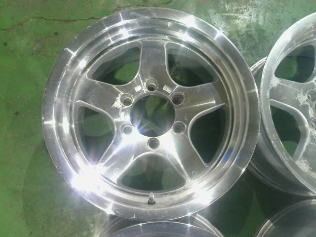 １６×８．０Ｊ＋０・６穴・社外・５スポーク・４×４・アルミホイール・４本セット