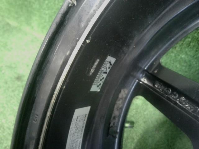 １６×５．５Ｊ+２０　５穴ＰＣＤ１３９．７／ＭＬＪ・ＸＴＲＥＭＥ－Ｊ・ジムニー／アルミホイール　１本のみ