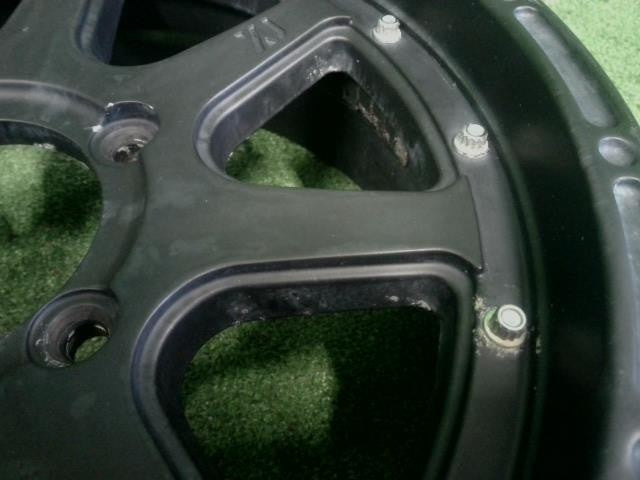 １６×５．５Ｊ+２０　５穴ＰＣＤ１３９．７／ＭＬＪ・ＸＴＲＥＭＥ－Ｊ・ジムニー／アルミホイール　１本のみ