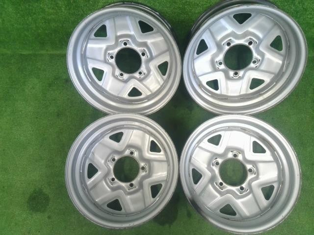 １６ｘ５．０Ｊ＋２２ ５穴・ＰＣＤ１３９．７／ジムニー・純正／スチールホイール　４本セット