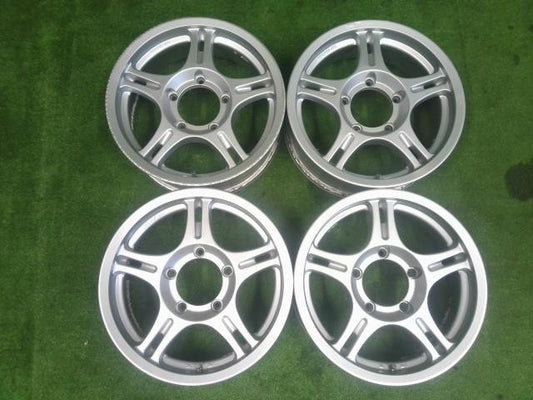 １６ｘ５．５Ｊ＋２０　５穴　ＰＣＤ１３９．７／ジムニー・４×４・タニグチ？・リボルバー／アルミホイール　４本セット