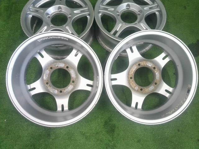 １６ｘ５．５Ｊ＋２０　５穴　ＰＣＤ１３９．７／ジムニー・４×４・タニグチ？・リボルバー／アルミホイール　４本セット