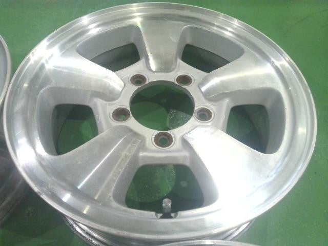 １６×５．５Ｊ＋２２・５穴　ＰＣＤ１３９．７／ジムニー・純正／アルミホイール　４本セット