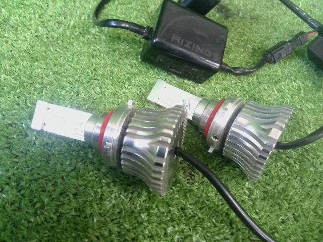ＬＥＤバルブ・スフィアライト・ＲＩＺＩＮＧ２・白色