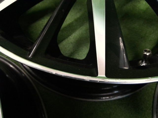 １８×７Ｊ・ウェッズ・レオニス・アルミホイール・４本セット