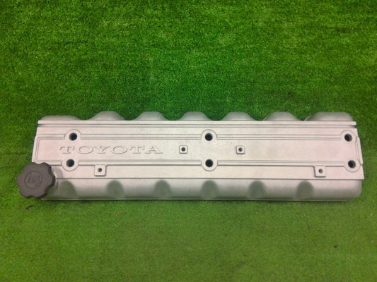 旧車・アルミ製・車種不明・オブジェ・エンジン・ヘッドカバー・タペットカバー　フィラーキャップ付