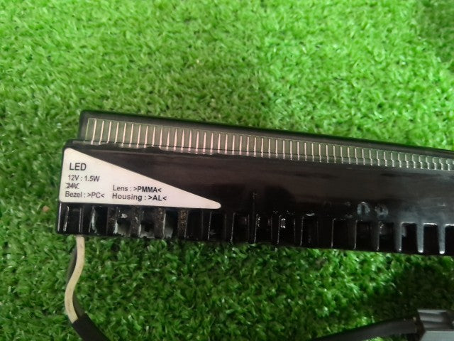 【代引不可】エルグランド・Ｅ５２系・ライダー・純正・ＬＥＤデイライト左右セット