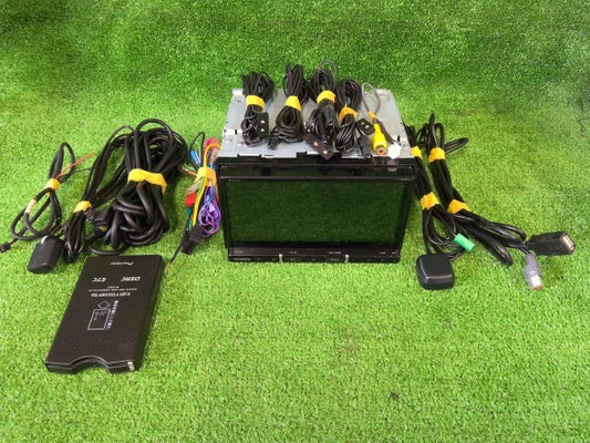 カロッツェリア・ナビゲーション・１８０ミリ・２ＤＩＮ ＡＶＩＣ－ＲＺ７１０・Ｂｌｕｅｔｏｏｔｈ・ＤＶＤ／ＣＤ・フルセグ