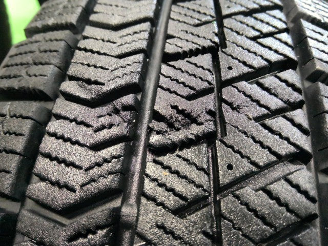 ブリヂストン・ＶＲＸ２・１６５／７０Ｒ１４・２４年・スタッドレスタイヤ・４本セット
