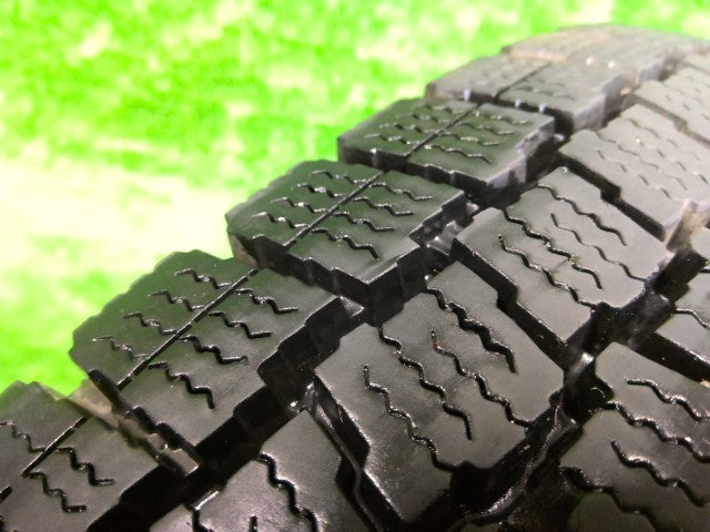 グッドイヤー・アイスナビ・カーゴ・１６５／８０Ｒ１４・９１／９０Ｎ・ＬＴ・２２年・スタッドレスタイヤ・４本セット