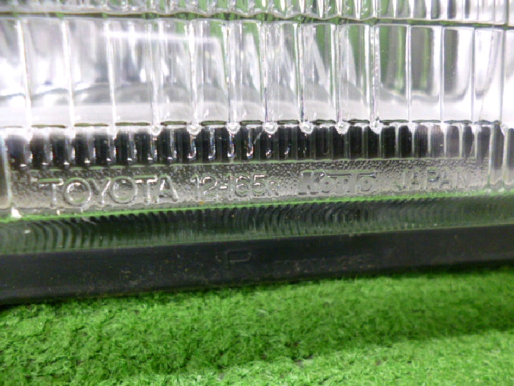 トヨタ／旧車／ＴＥ７１／後期／スプリンター／純正／右ヘッドライト