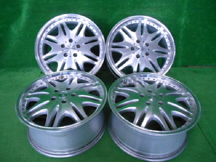 １８×８Ｊ＋４５　ＰＣＤ１１４．３　５穴