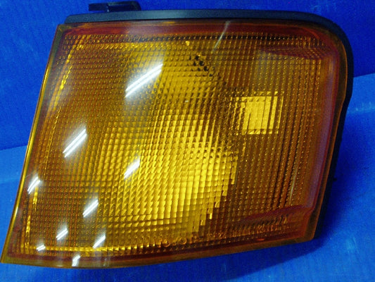 純正品番　８１５２０－１６２１０