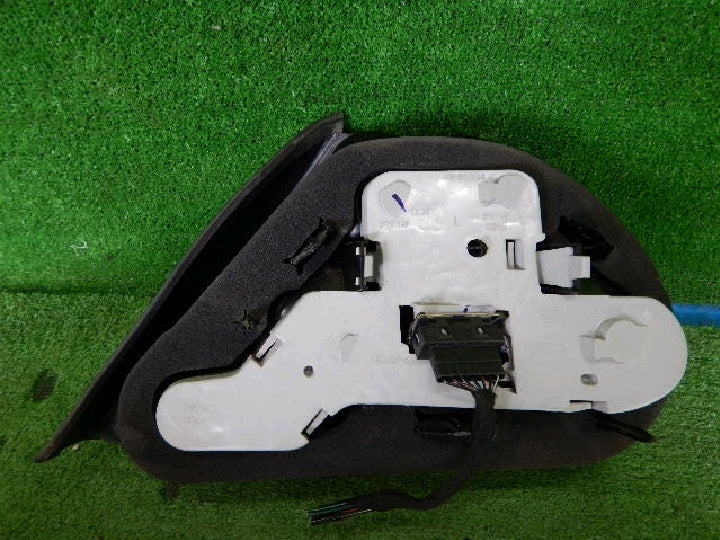 ジャガー／Ｓタイプ／４ドアセダン／純正／左テールランプ