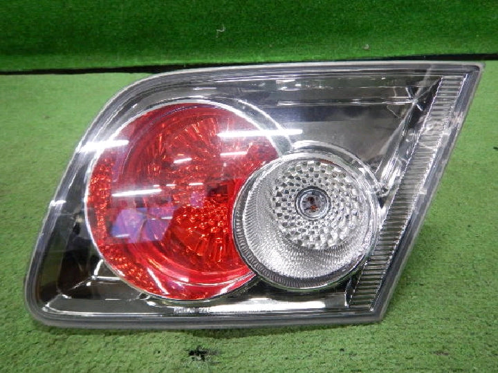 純正品番：Ｇ２２Ｇ－５１－３Ｆ０Ｄ　リアコンビネーションランプ