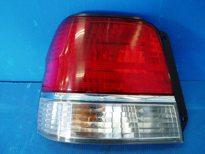純正品番　８１５６０－１６６１０