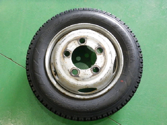 １９５／７０Ｒ１７．５　１１２／１１０Ｌ　ＬＴ　１３年