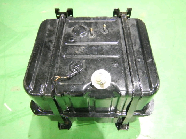 横６５ｘ縦８４ｘ幅４３センチ　２００Ｌ
