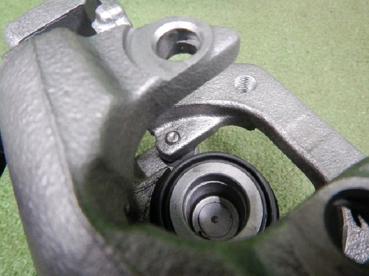 ＢＭＷ／７４０ｉ／Ｅ６５／リヤ左キャリパー