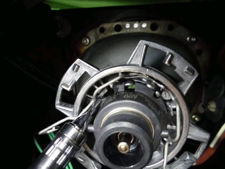 ベンツ　Ｅ５５　ＡＭＧ／ＧＨ－２１１０７６／ＨＩＤ／左ヘッドライト