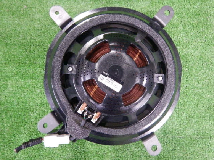レクサス／ＬＳ６００ｈ／マークレビンソン／リア＆リアピラー左右／３点セット