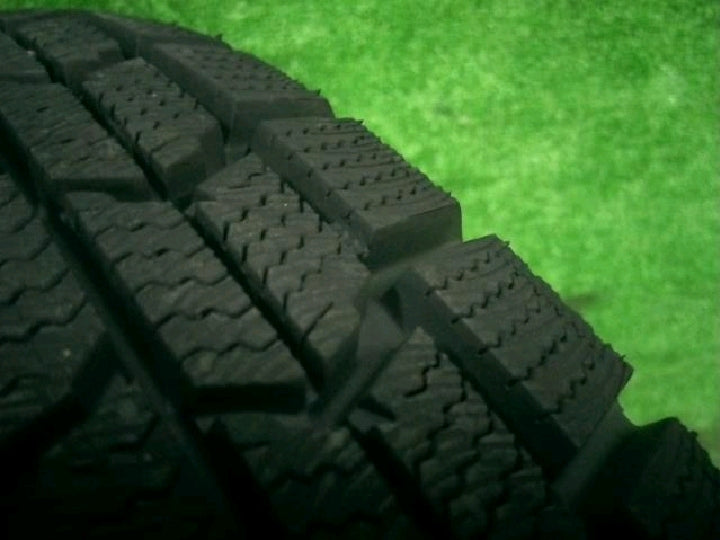 ダンロップ／ＤＳＸ－２／スタッドレス／１２インチ／４本セット