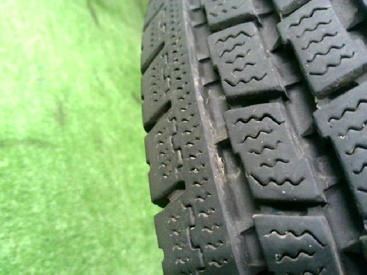 トーヨー／デルベックス９３４／スタッドレス／１３インチ／４本セット