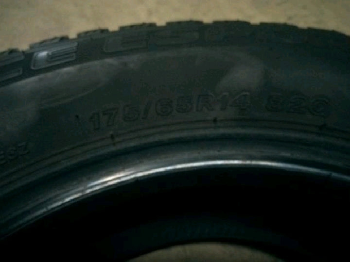 オートバックス／アイスエスポルテ／スタッドレス／１４インチ／１本のみ