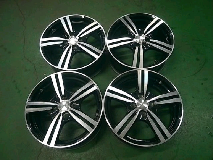 １６×６．５Ｊ＋３５ＰＣＤ１００　４穴