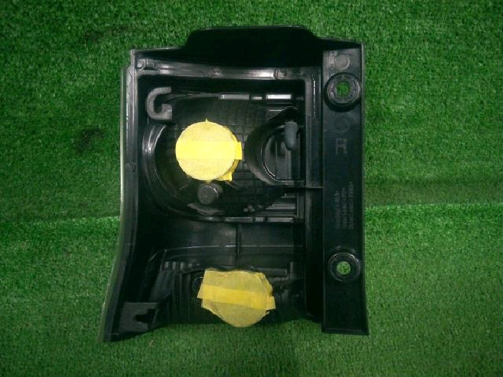 タントカスタム／Ｌ３７５Ｓ／前期／純正／右テール