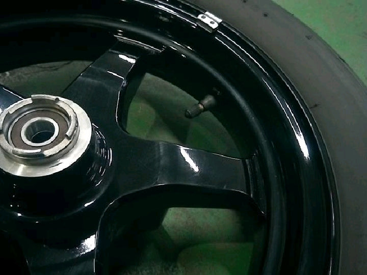 スカイウェイブ２５０／タイプＳ／ＣＪ４３Ａ／フロントホイール／純正