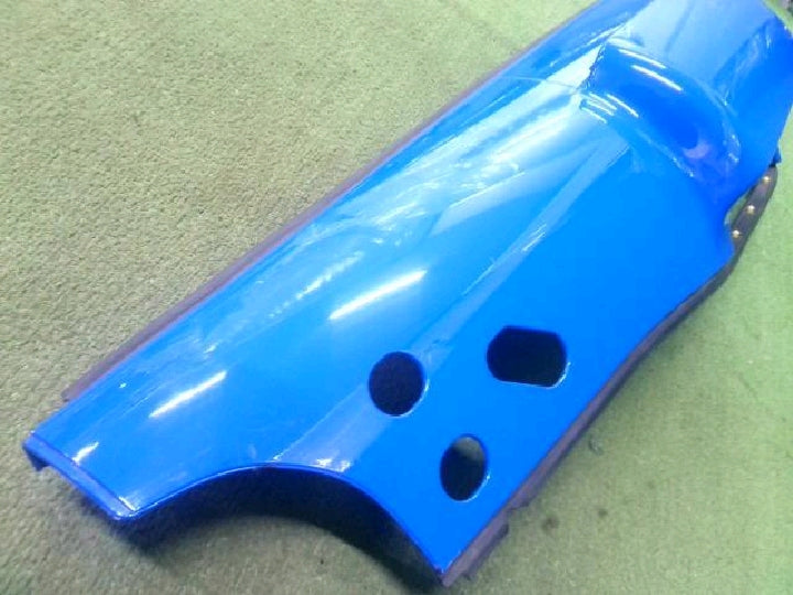 いすゞ大型車／ギガ／左Ｆコーナーパネル／純正