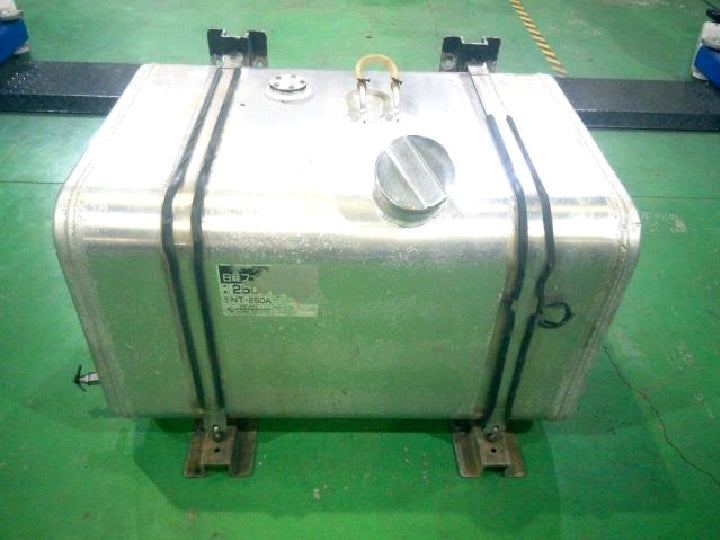 タンク外寸（突起含まず）：横８８×高５２×奥行６１ｃｍ程