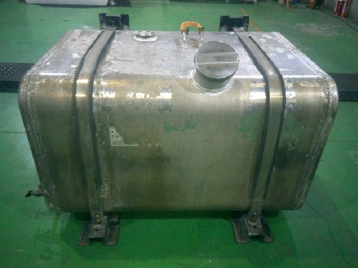 タンク外寸（突起含まず）：横８８×高５２×奥行６１ｃｍ程