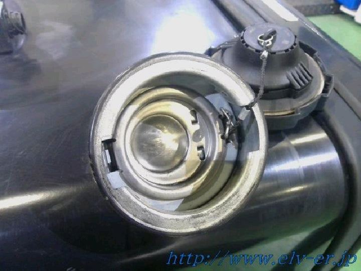 メーカー不明／約２００Ｌ／スチール製／燃料タンク