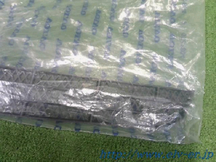 ボルボ／ＸＣ９０／バンパーカバーグリル／ＬＨ／新品
